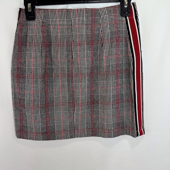 New Hollister Plaid Skirt XS - Picture 3 of 8